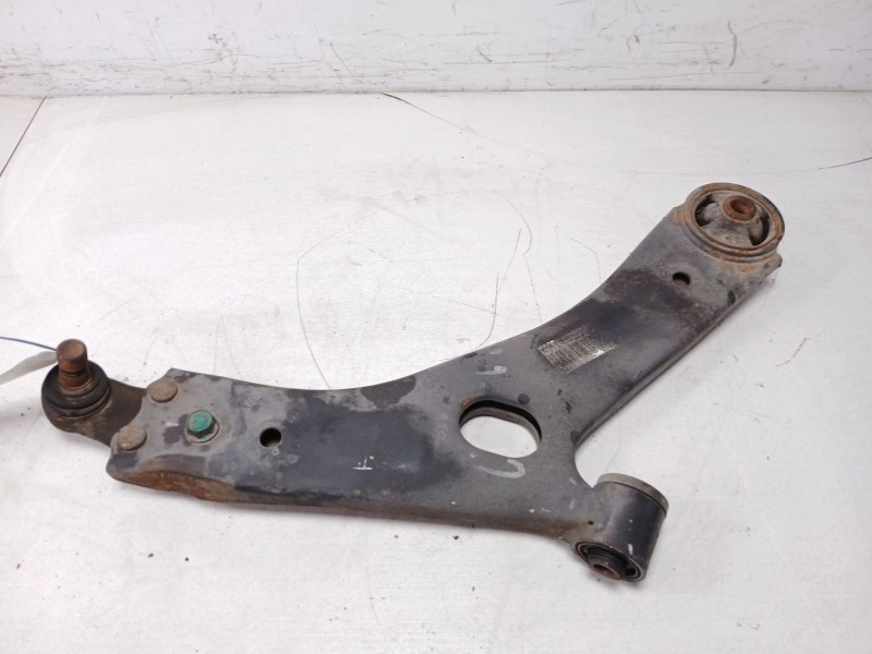 Recambio de brazo suspension inferior delantero derecho para hyundai ix35 classic 2wd referencia OEM IAM   