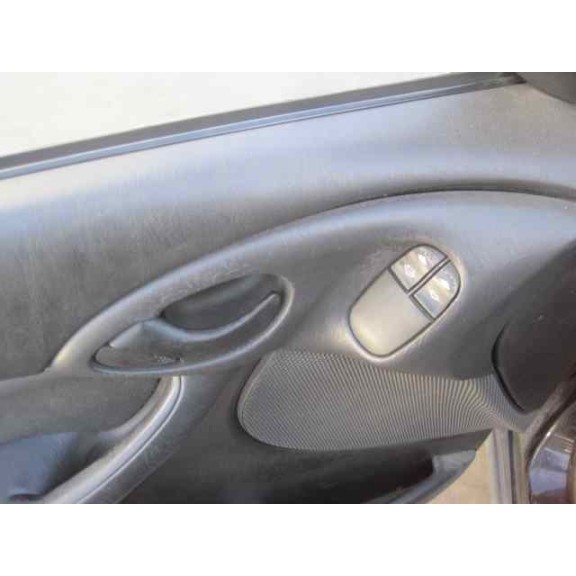 ford focus berlina (cak) del año 1999