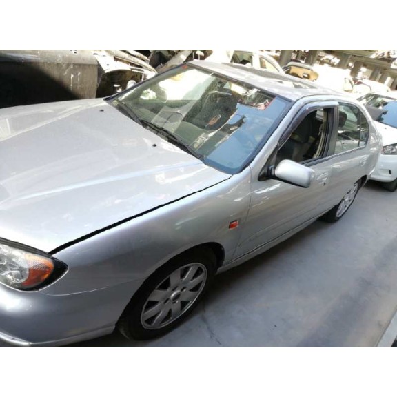 nissan primera berlina (p11) del año 2000