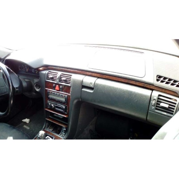 mercedes-benz clase e (w210) berlina diesel del año 1999