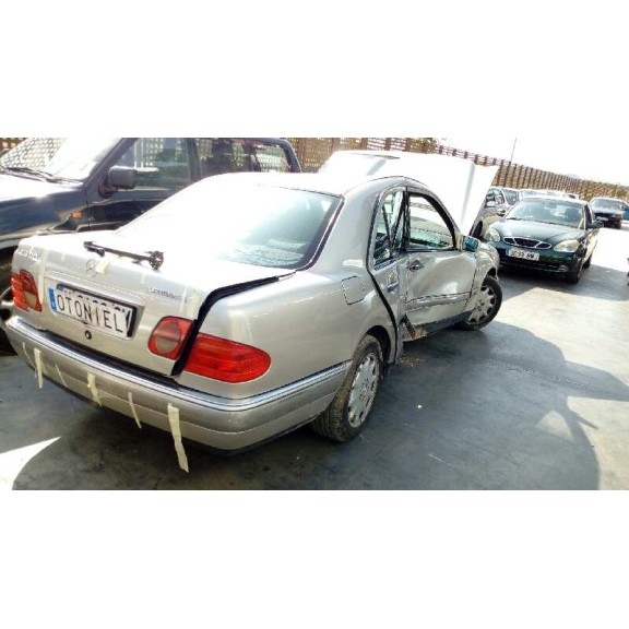 mercedes-benz clase e (w210) berlina diesel del año 1999