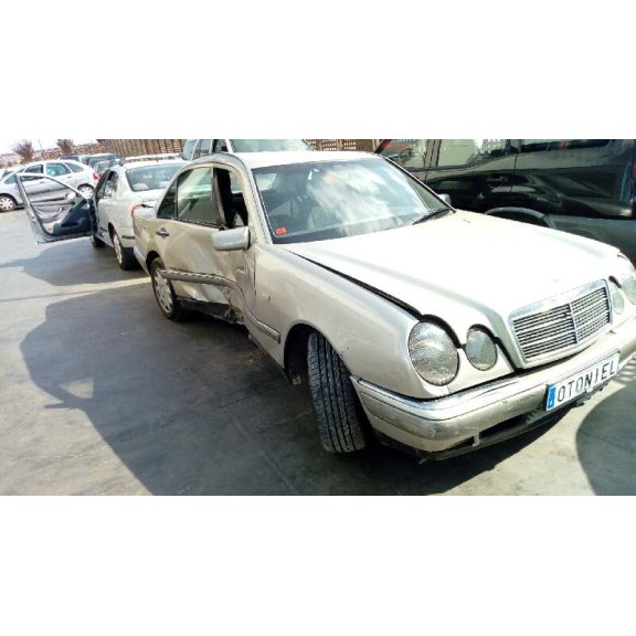 mercedes-benz clase e (w210) berlina diesel del año 1999