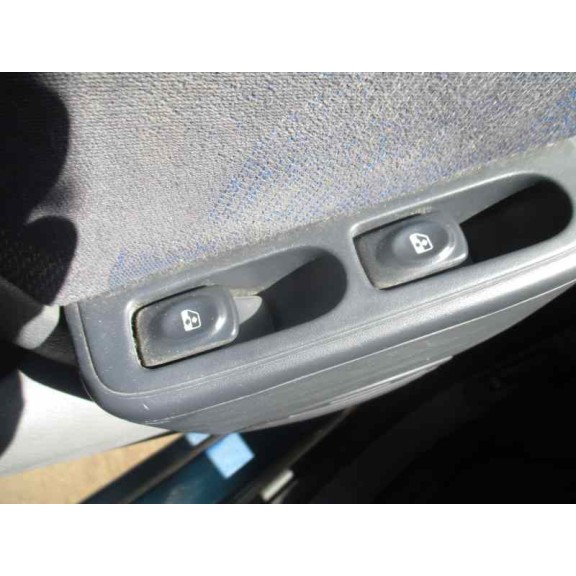 renault clio ii fase i (b/cbo) del año 2000