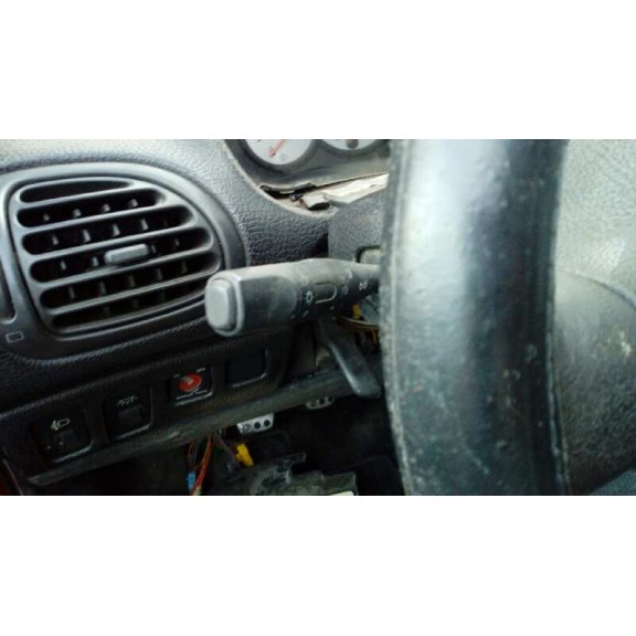 peugeot 206 berlina del año 2000