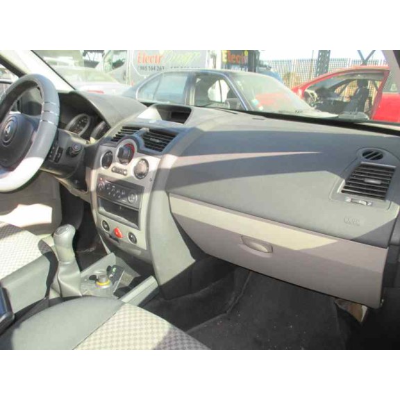 renault megane ii berlina 5p del año 2004