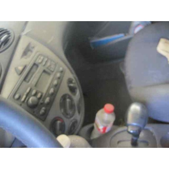 ford focus berlina (cak) del año 2001