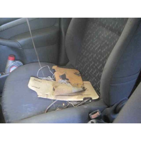 ford focus berlina (cak) del año 2001