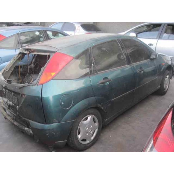 ford focus berlina (cak) del año 2001
