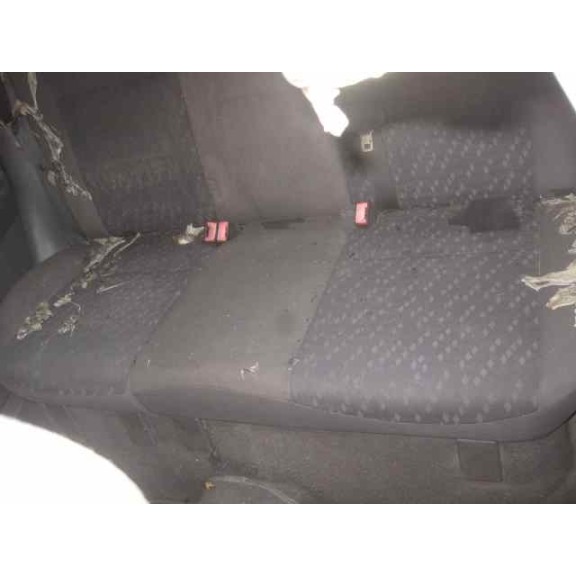 ford focus berlina (cak) del año 2001