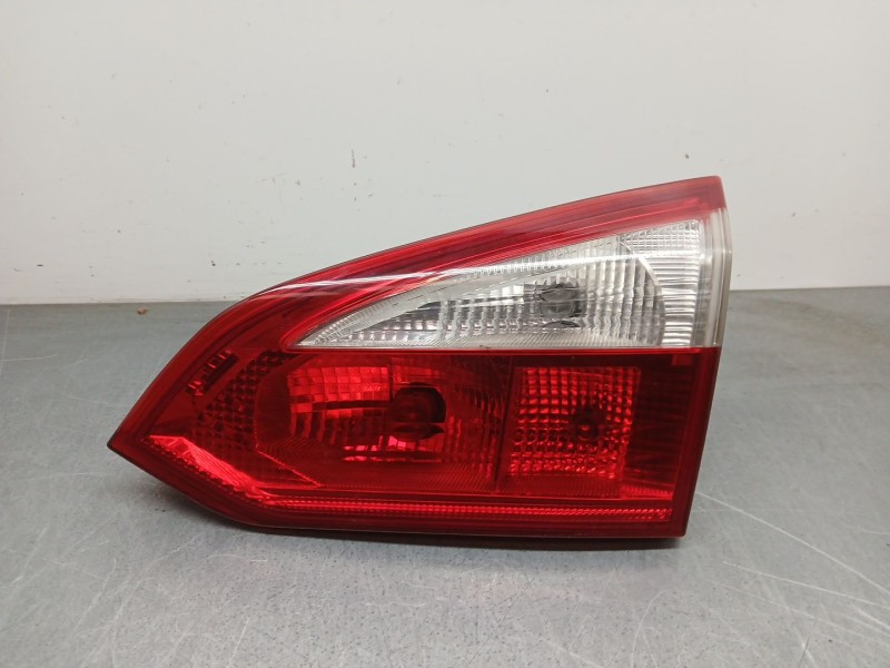 Recambio de piloto trasero derecho interior para ford focus iii turnier 1.6 tdci referencia OEM IAM BM5113A602BC  