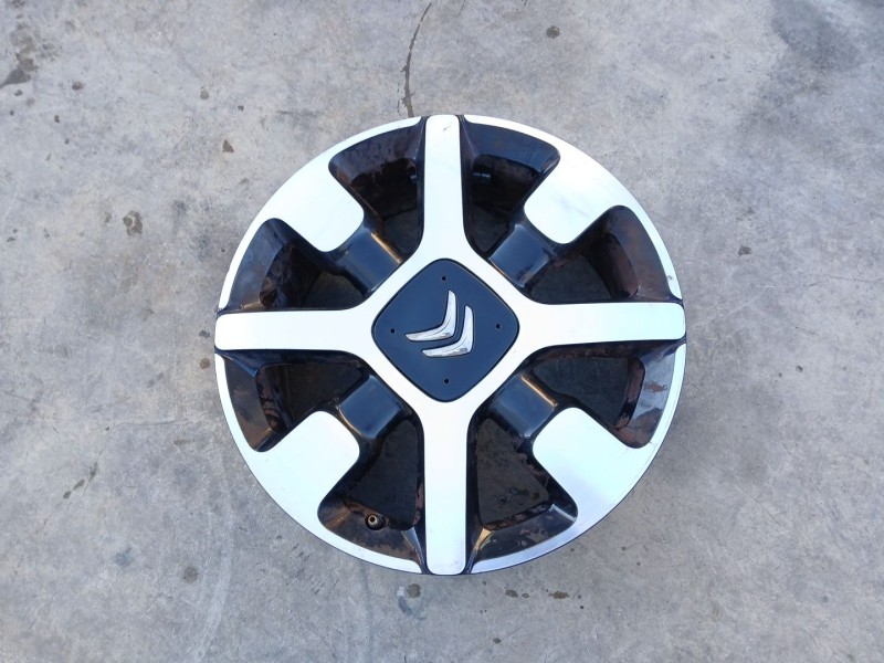 Recambio de llanta para citroën c4 cactus 1.2 thp 110 referencia OEM IAM 9800494077  