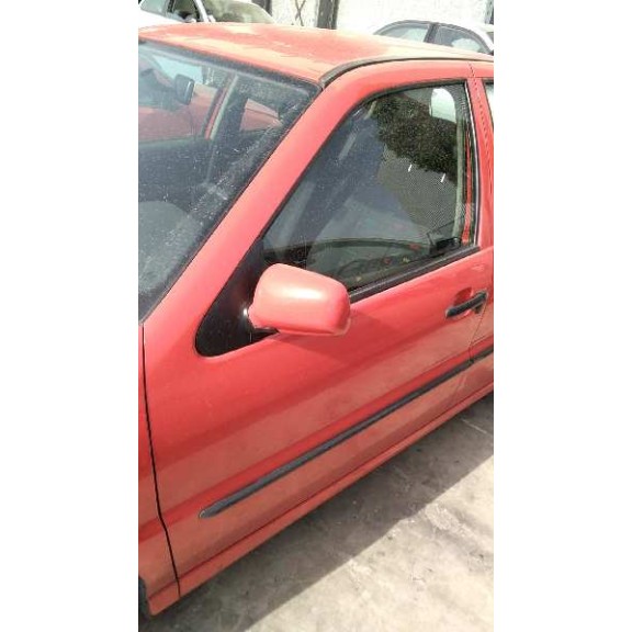volkswagen polo berlina (6n1) del año 1998