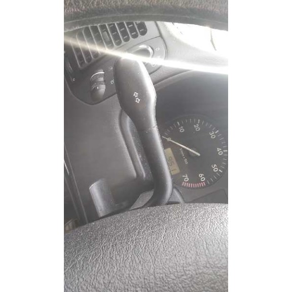 volkswagen polo berlina (6n1) del año 1998