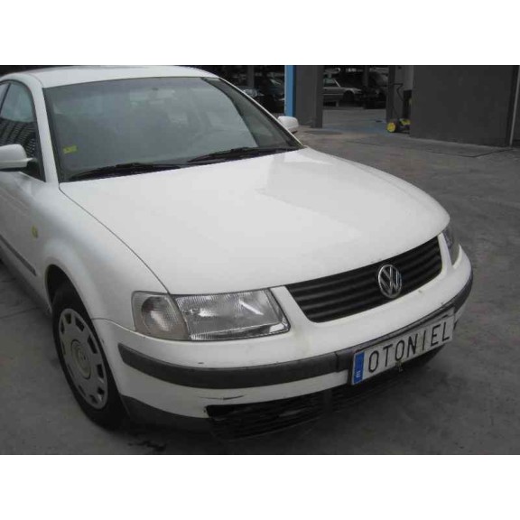 volkswagen passat berlina (3b2) del año 1999