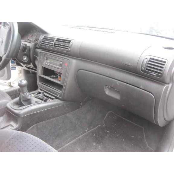 volkswagen passat berlina (3b2) del año 1999