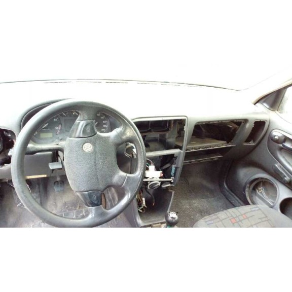 volkswagen polo berlina (6n1) del año 1998