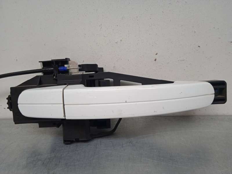 Recambio de maneta exterior delantera derecha para ford focus lim. trend + referencia OEM IAM BM51A224A36CJ BLANCO 