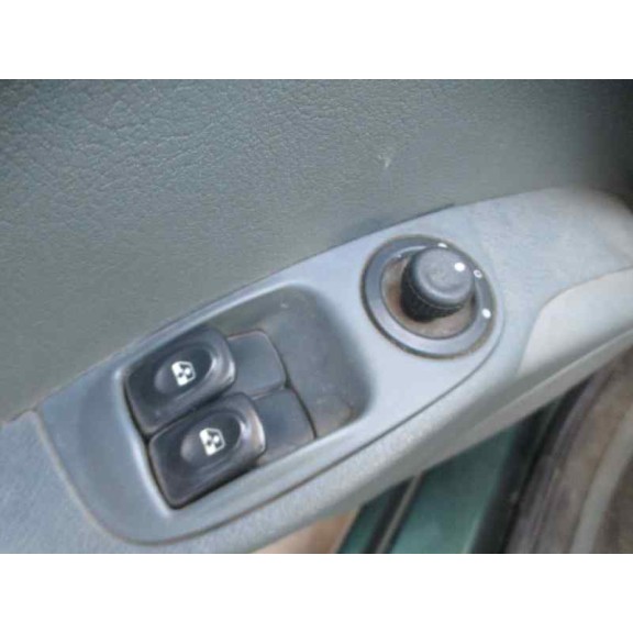 renault megane i berlina hatchback (ba0) del año 1998