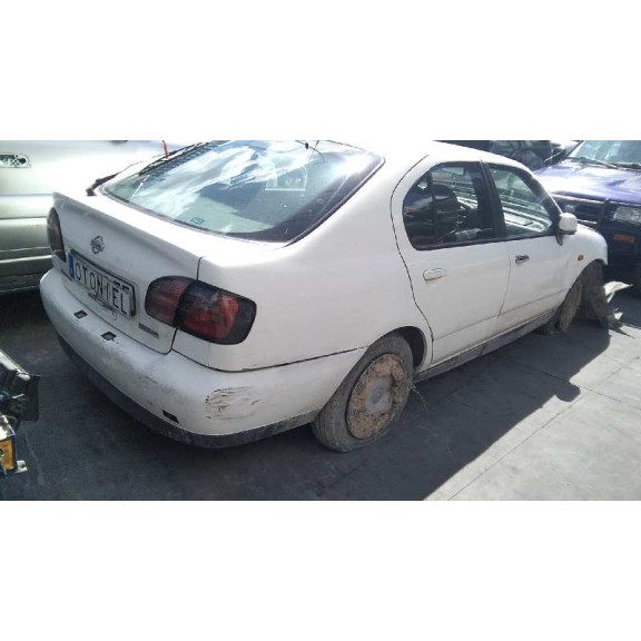 nissan primera berlina (p11) del año 1999