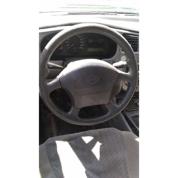 nissan primera berlina (p11) del año 1999