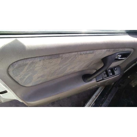 nissan primera berlina (p11) del año 1999