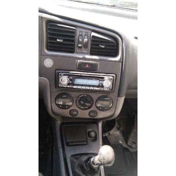 nissan primera berlina (p11) del año 1999