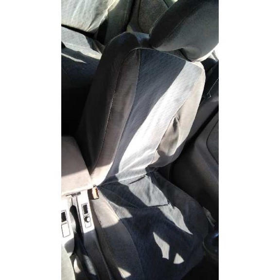 nissan primera berlina (p11) del año 1999