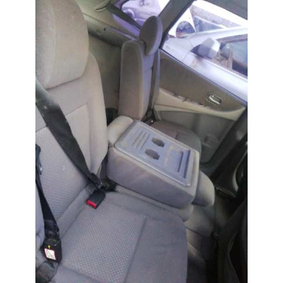 nissan almera tino (v10m) del año 2004