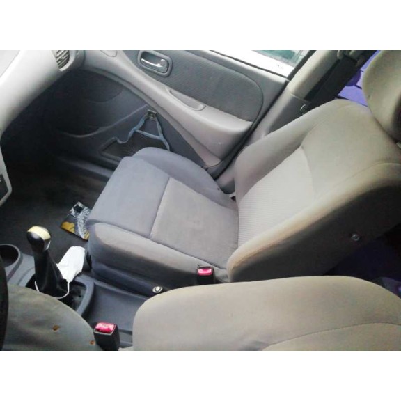 nissan almera tino (v10m) del año 2004