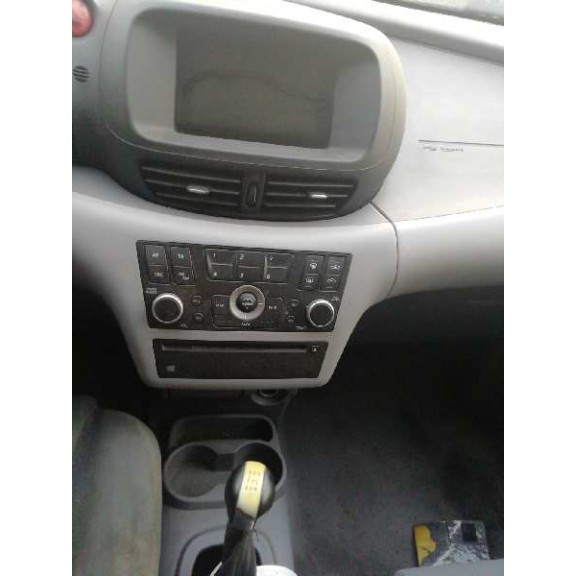 nissan almera tino (v10m) del año 2004