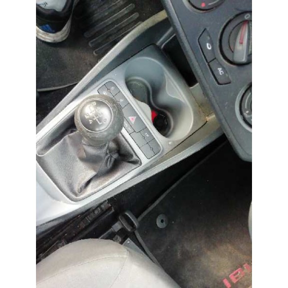 seat ibiza (6j5) del año 2012