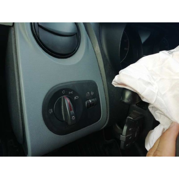 seat ibiza (6j5) del año 2012