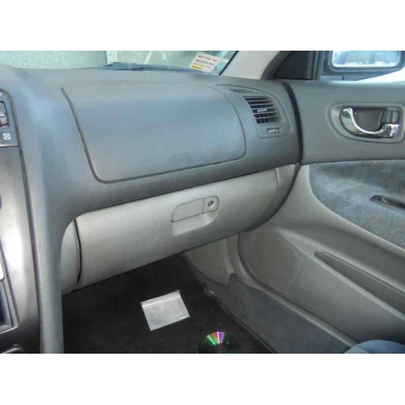 mitsubishi galant berlina (ea0) del año 1998