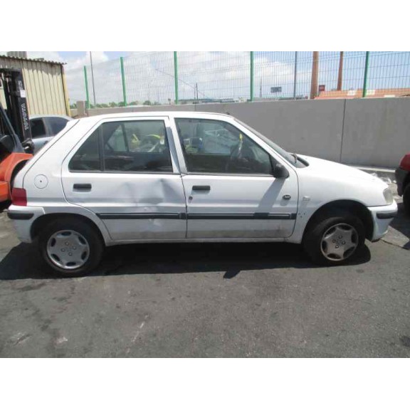 peugeot 106 (s2) del año 2000