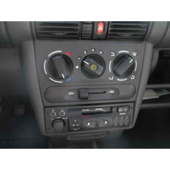 opel corsa b del año 1995