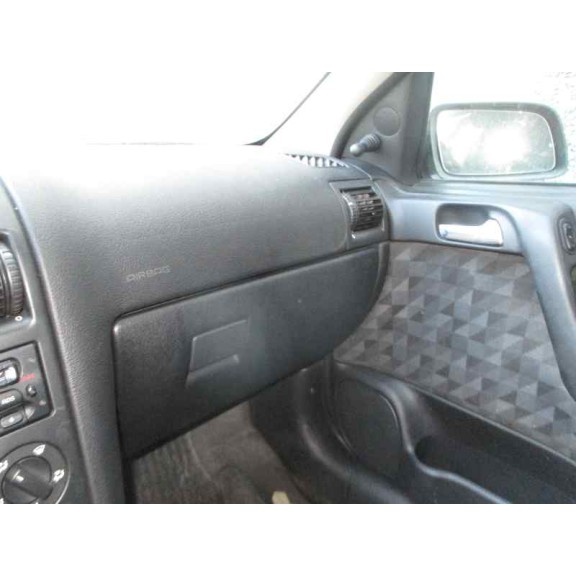 opel astra g berlina del año 1999