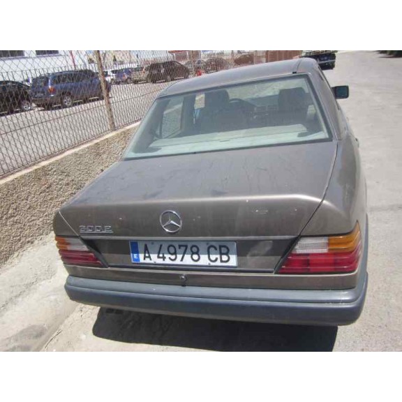 mercedes-benz clase e (w124) berlina del año 1986