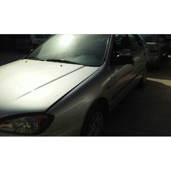 nissan primera berlina (p11) del año 2000