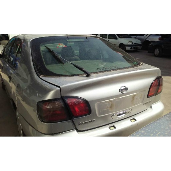 nissan primera berlina (p11) del año 2000