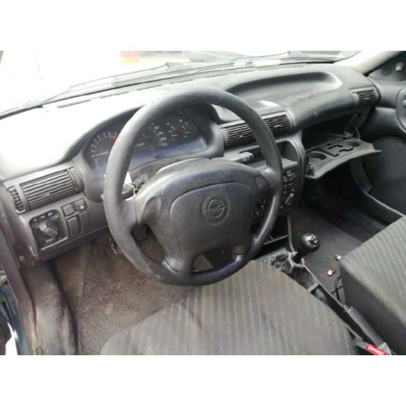 opel astra f berlina del año 1997