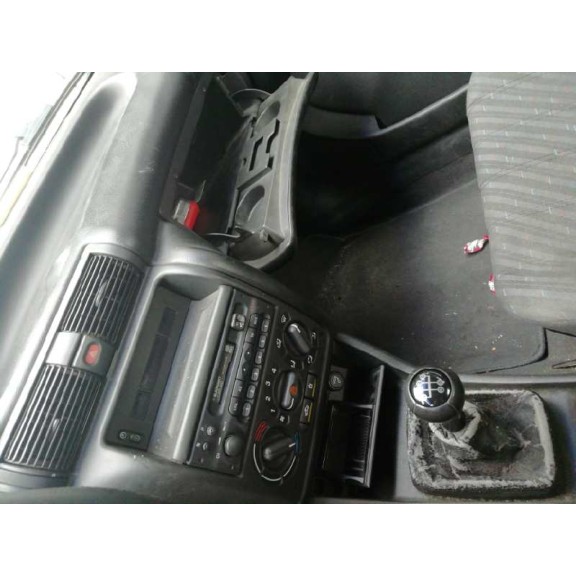 opel astra f berlina del año 1997