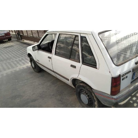 opel corsa a del año 1988