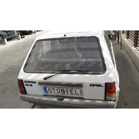 opel corsa a del año 1988