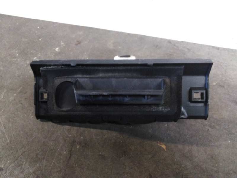 Recambio de maneta exterior porton para peugeot 206 berlina 1.4 hdi referencia OEM IAM   