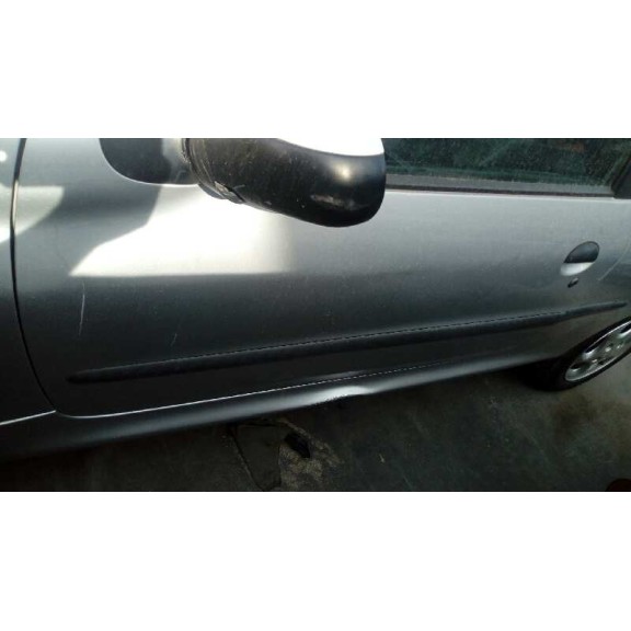 peugeot 206 berlina del año 2000