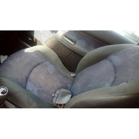 peugeot 206 berlina del año 2000