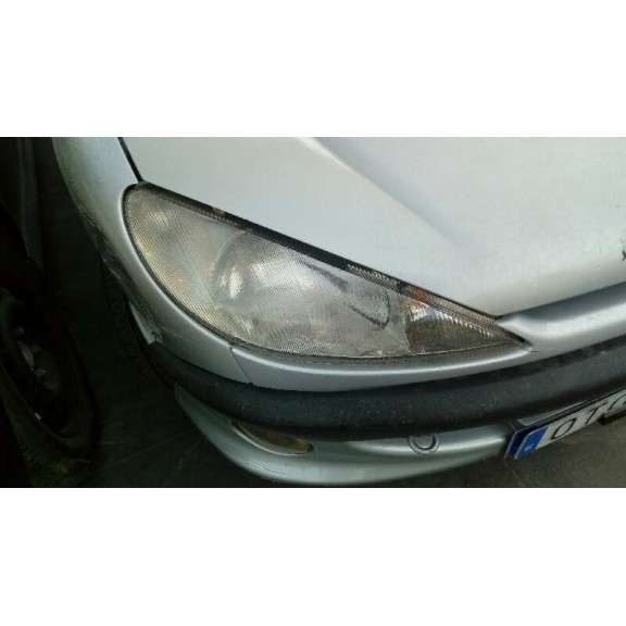 peugeot 206 berlina del año 2000