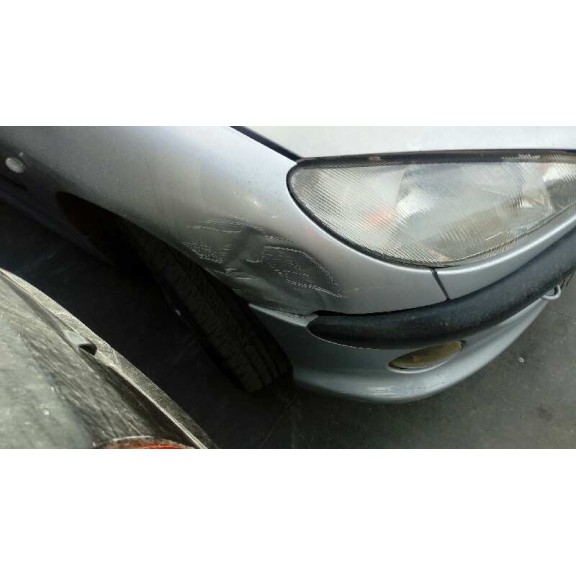 peugeot 206 berlina del año 2000