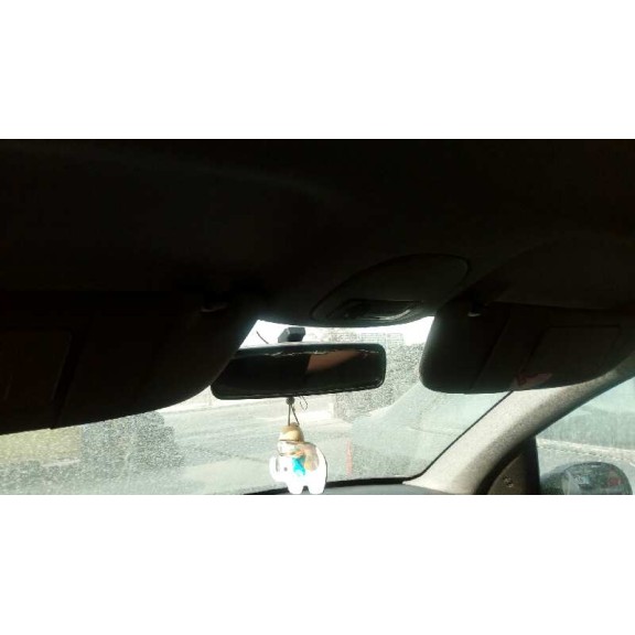 peugeot 206 berlina del año 2000