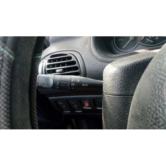 peugeot 206 berlina del año 2000